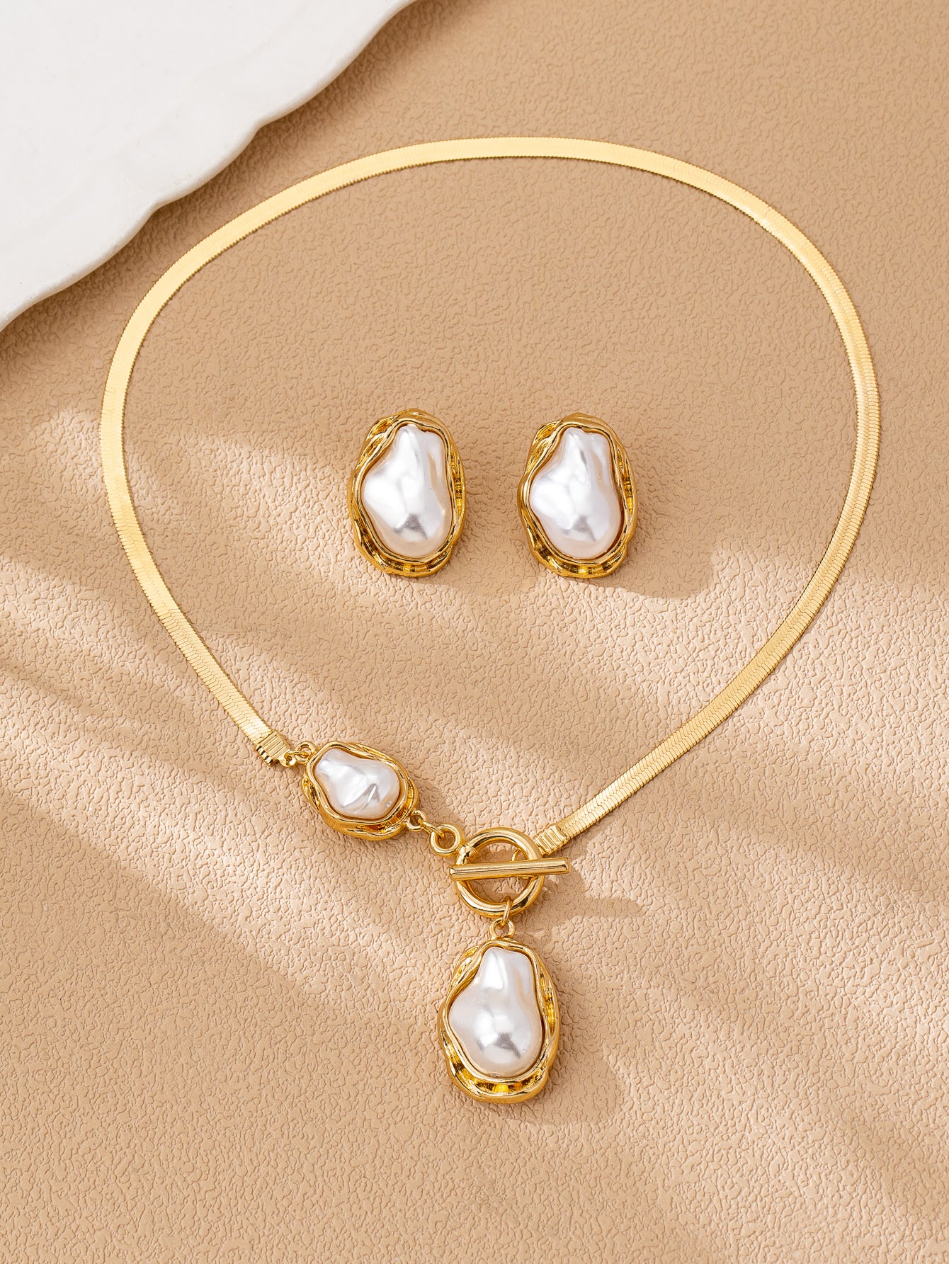Baroque Pearl Toggle Necklace Set