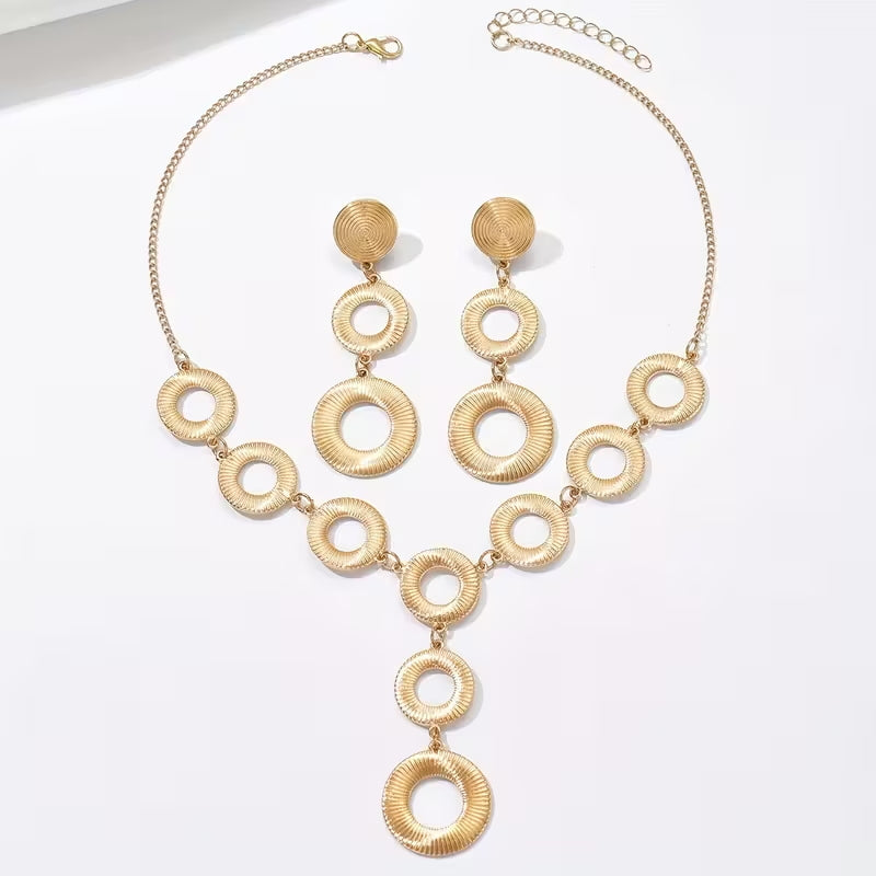 Gold Textured Circle Jewelry Set